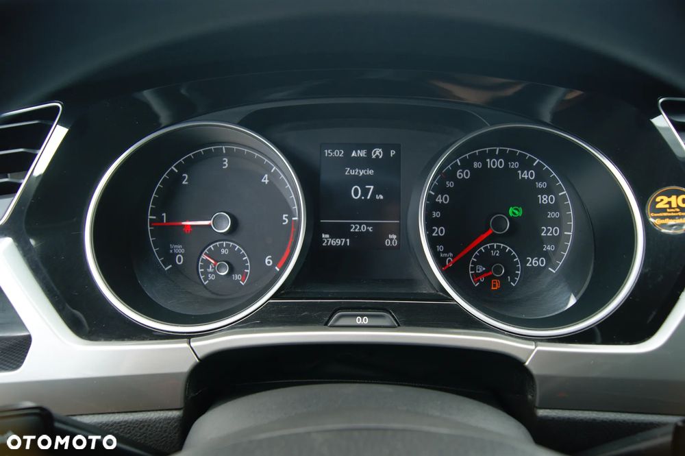 Volkswagen Touran 2.0 TDI SCR DSG Comfortline - 17