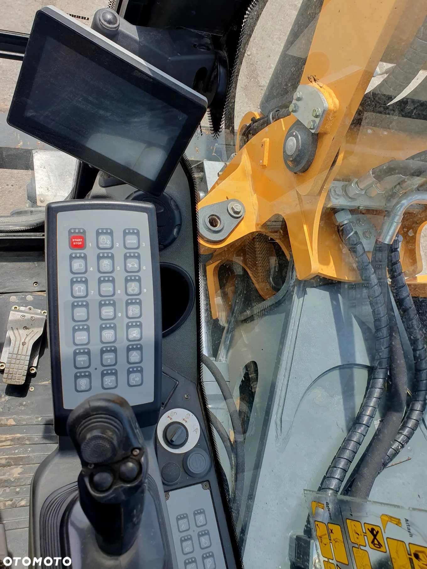 Liebherr A910 Compact - 13