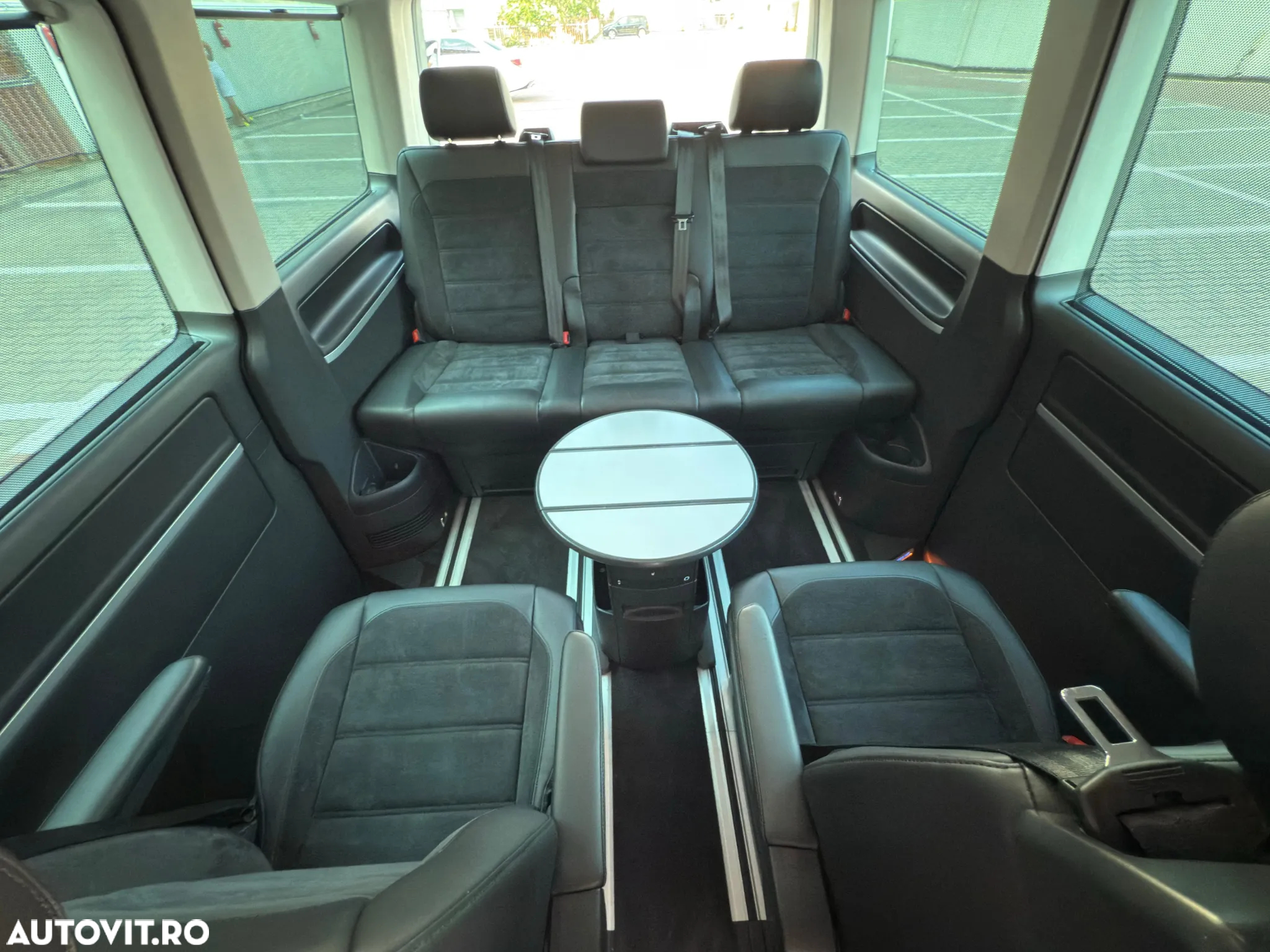 Volkswagen Multivan - 24