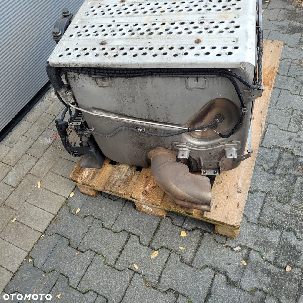 KATALIZATOR MERCEDES ACTROS MP4 A006 490 86 12 - 3