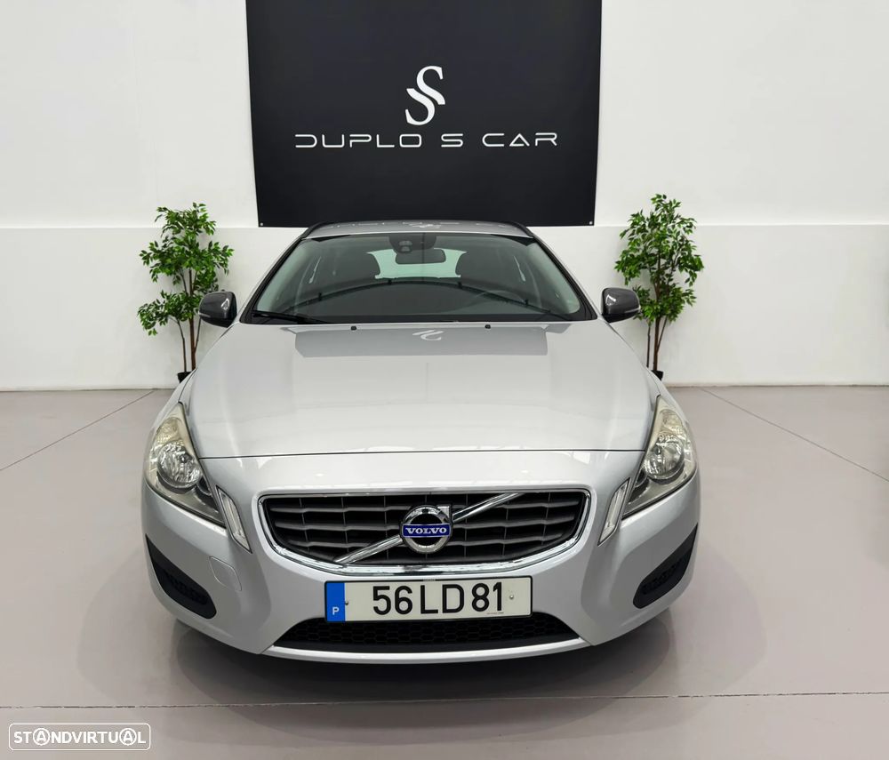 Volvo V60 2.0 D3 Momentum - 5