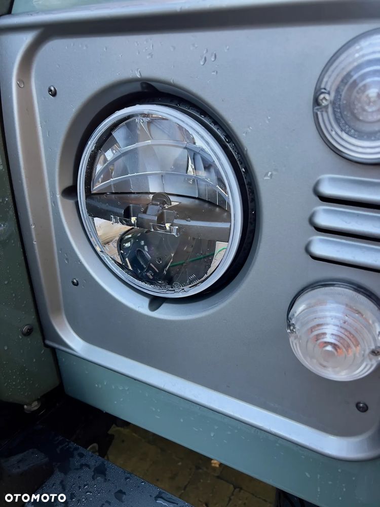 Land Rover Defender 2.2 TD4 SE - 29