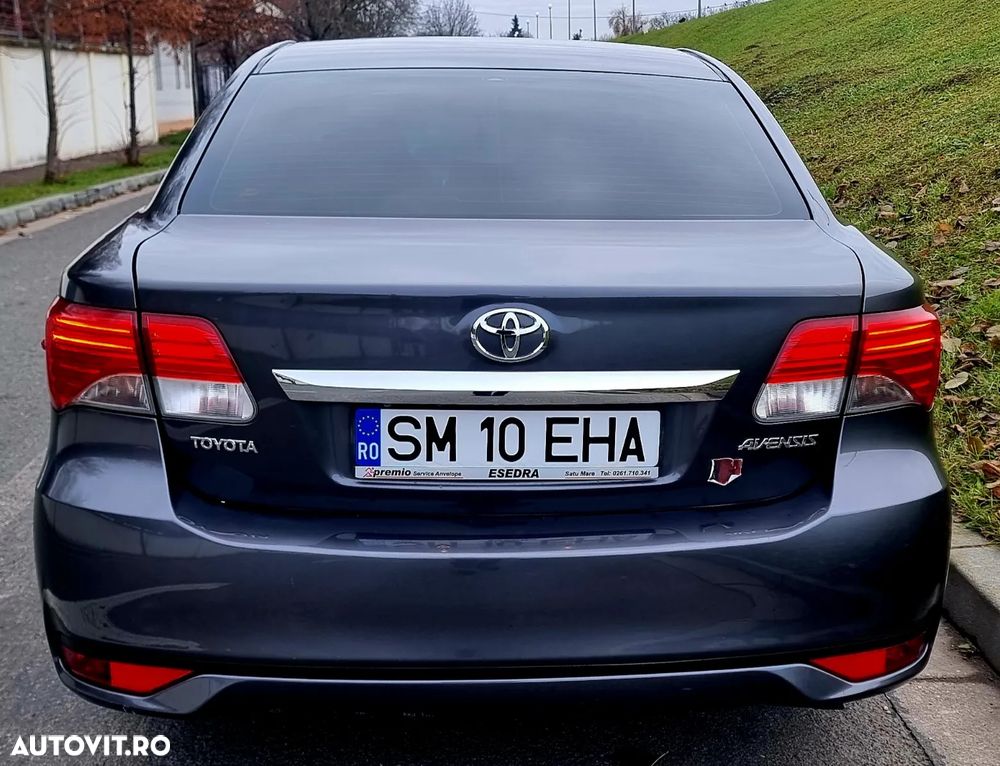 Toyota Avensis 1.8 Navi Chrome - 4