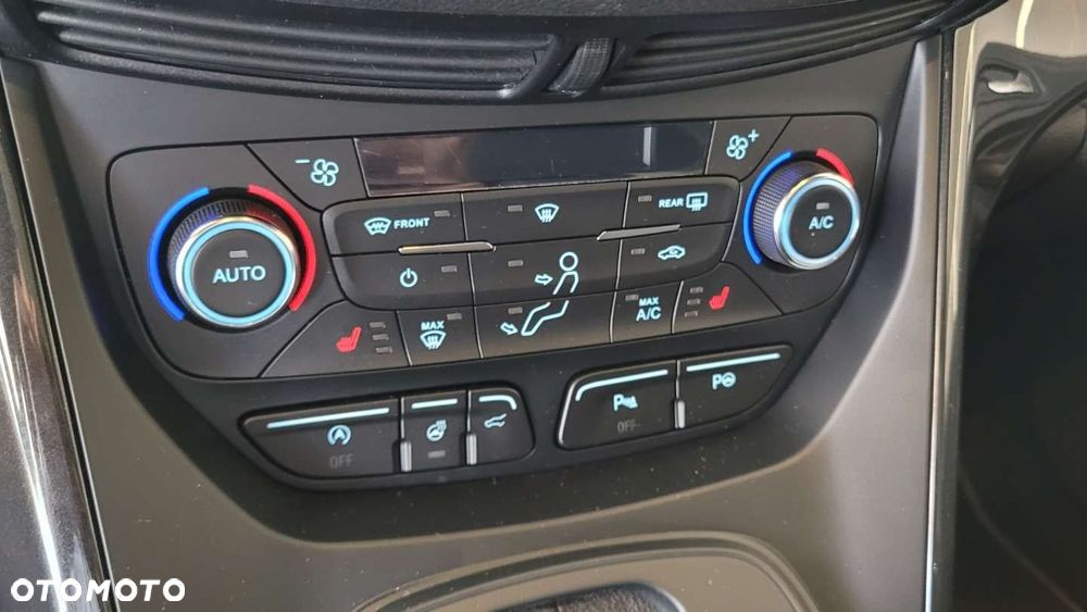 Ford Kuga - 13