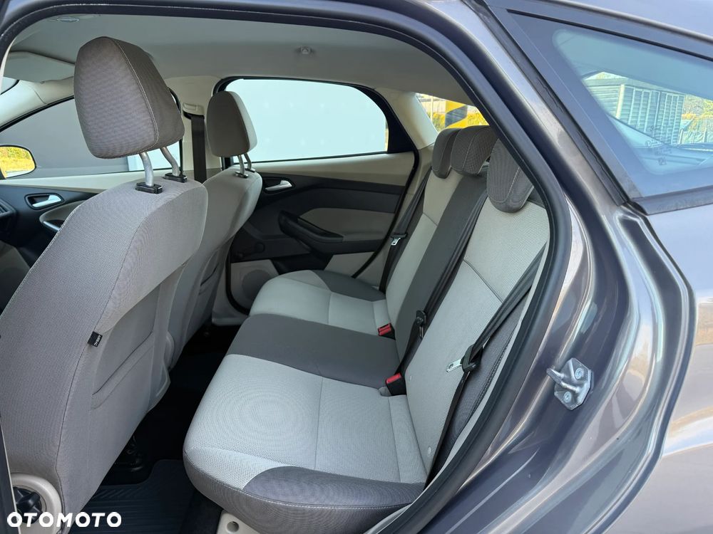 Ford Focus - 32