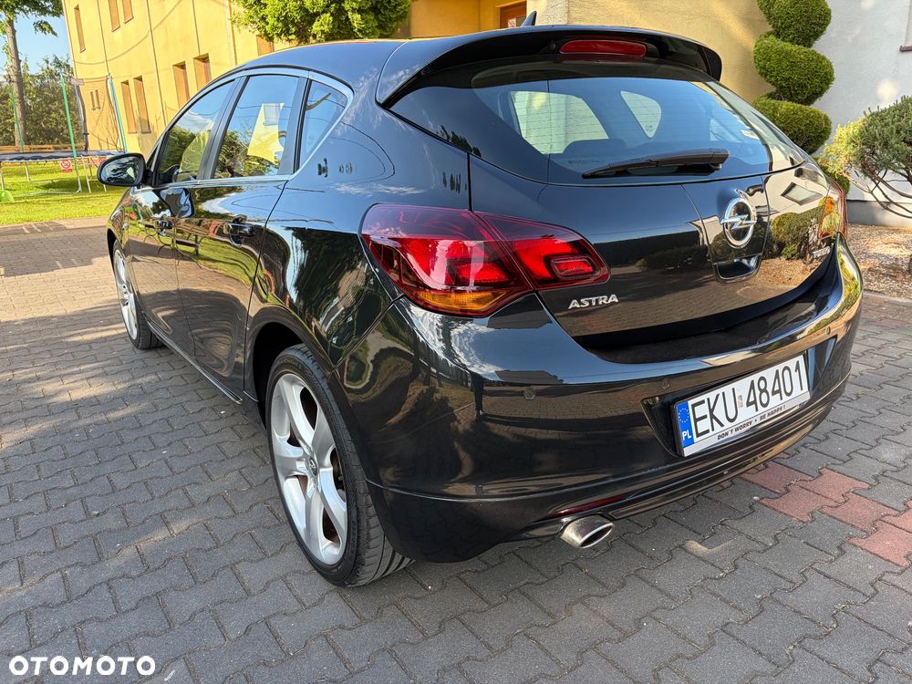 Opel Astra 1.4 Turbo - 11
