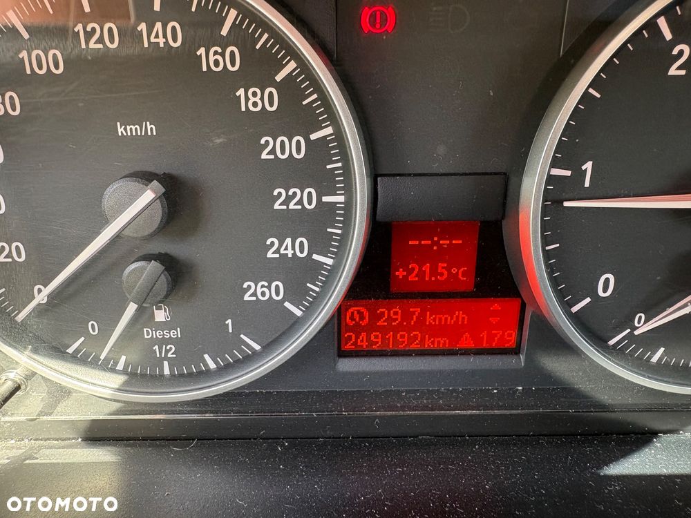 BMW X1 sDrive18d - 13