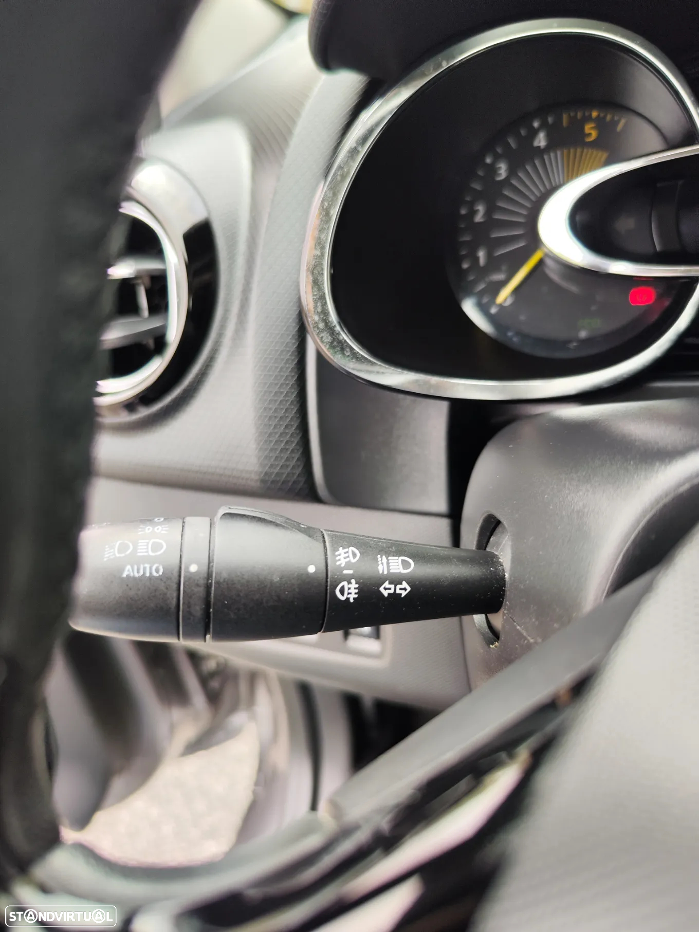 Renault Clio Sport Tourer 1.5 dCi Dynamique S - 26