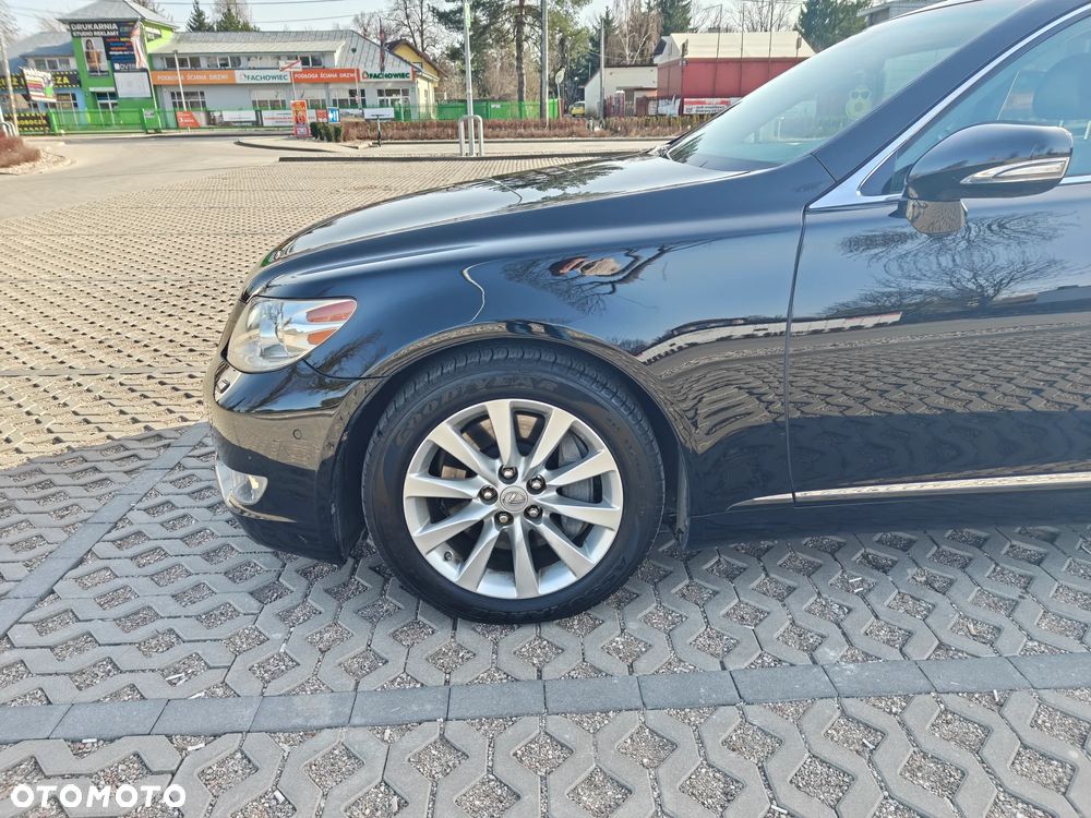 Lexus LS - 30