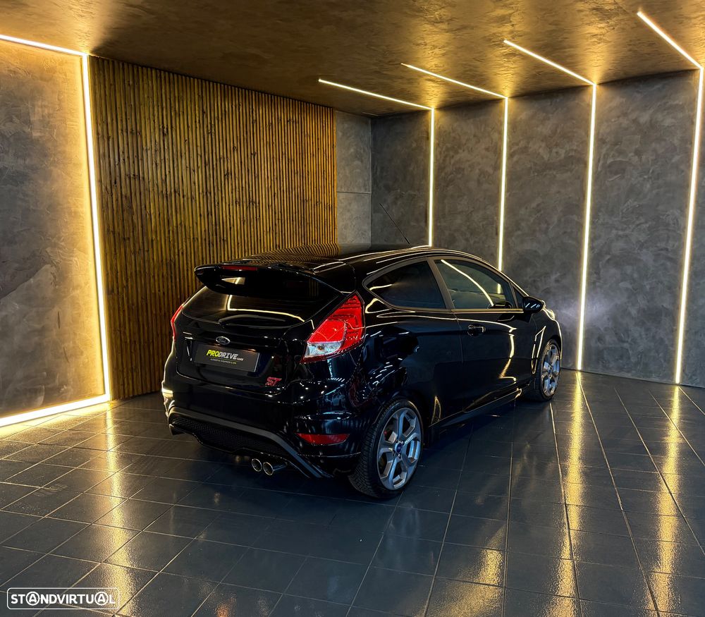 Ford Fiesta 1.6 EcoBoost ST - 9