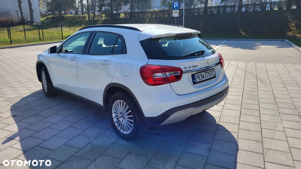Mercedes-Benz GLA 180 - 5