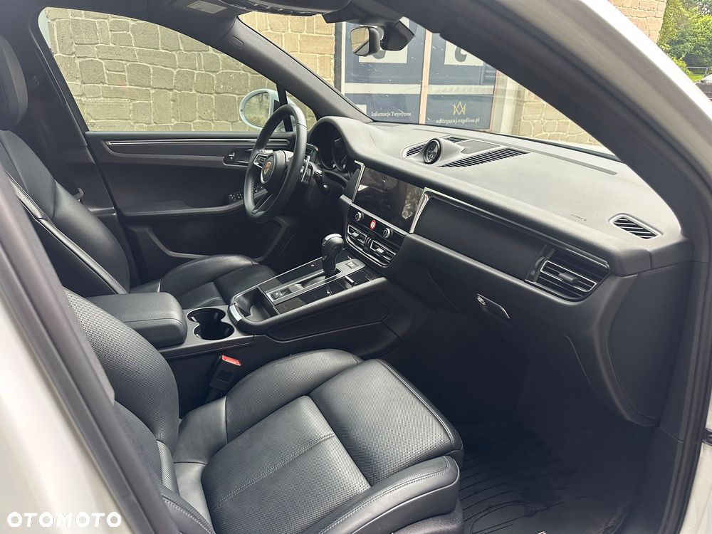 Porsche Macan Standard - 32