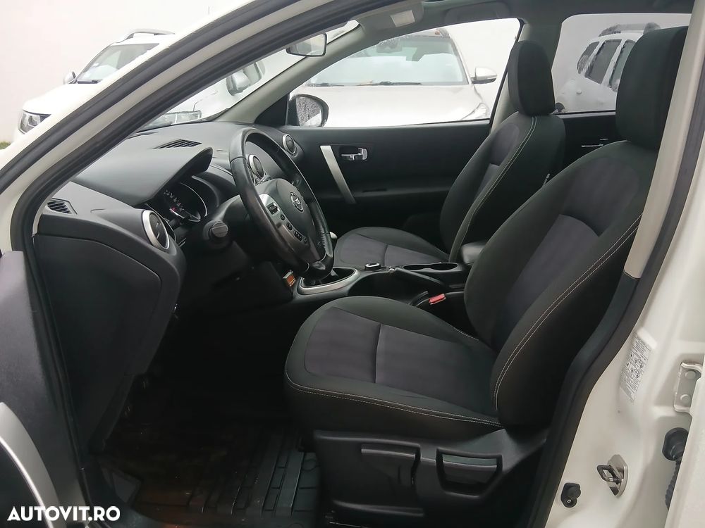 Nissan Qashqai 1.6 dCi DPF 4x4 Start/Stop acenta - 6