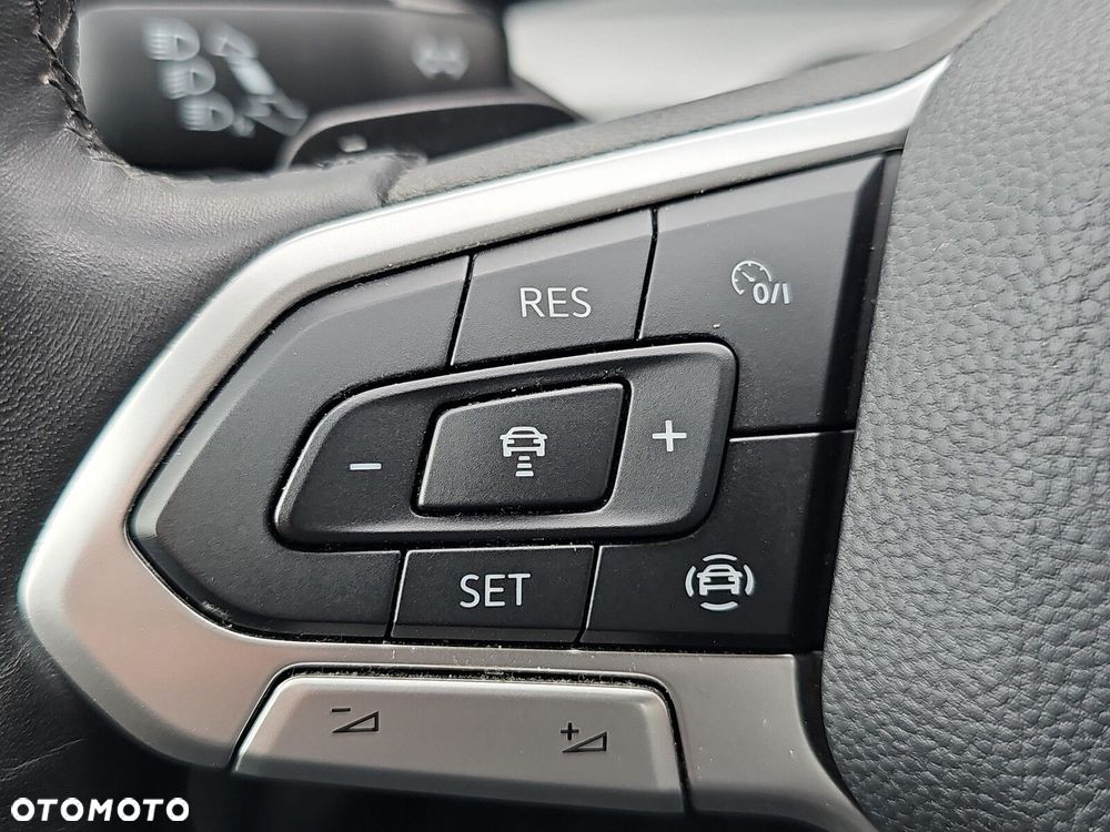 Volkswagen Golf - 21