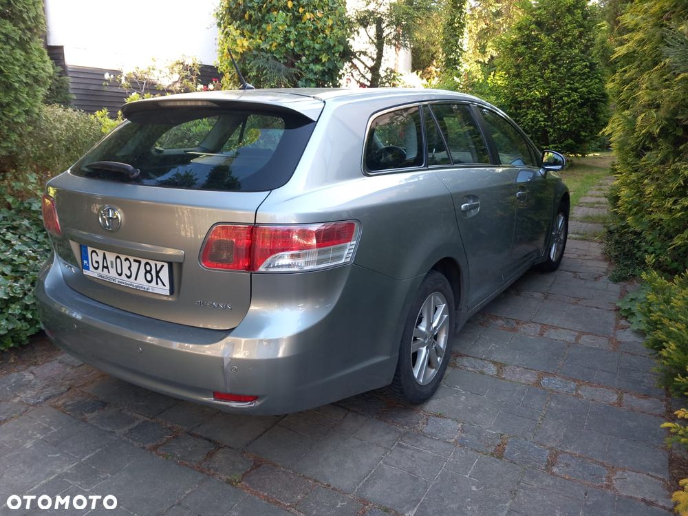 Toyota Avensis 2.0 D-4D Sol - 4