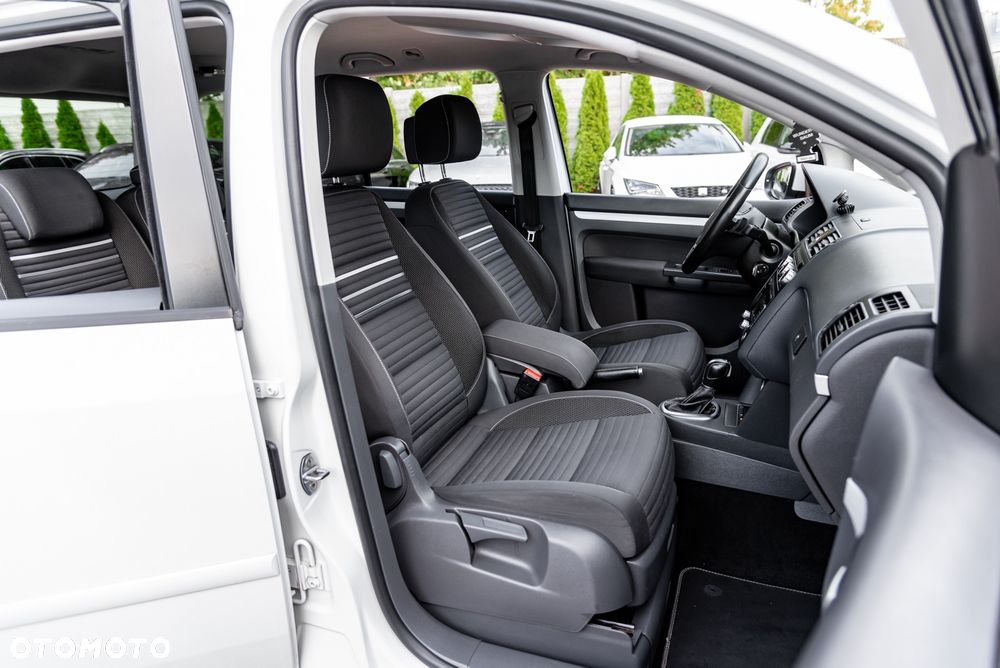 Volkswagen Touran 2.0 TDI DPF DSG Cup - 25