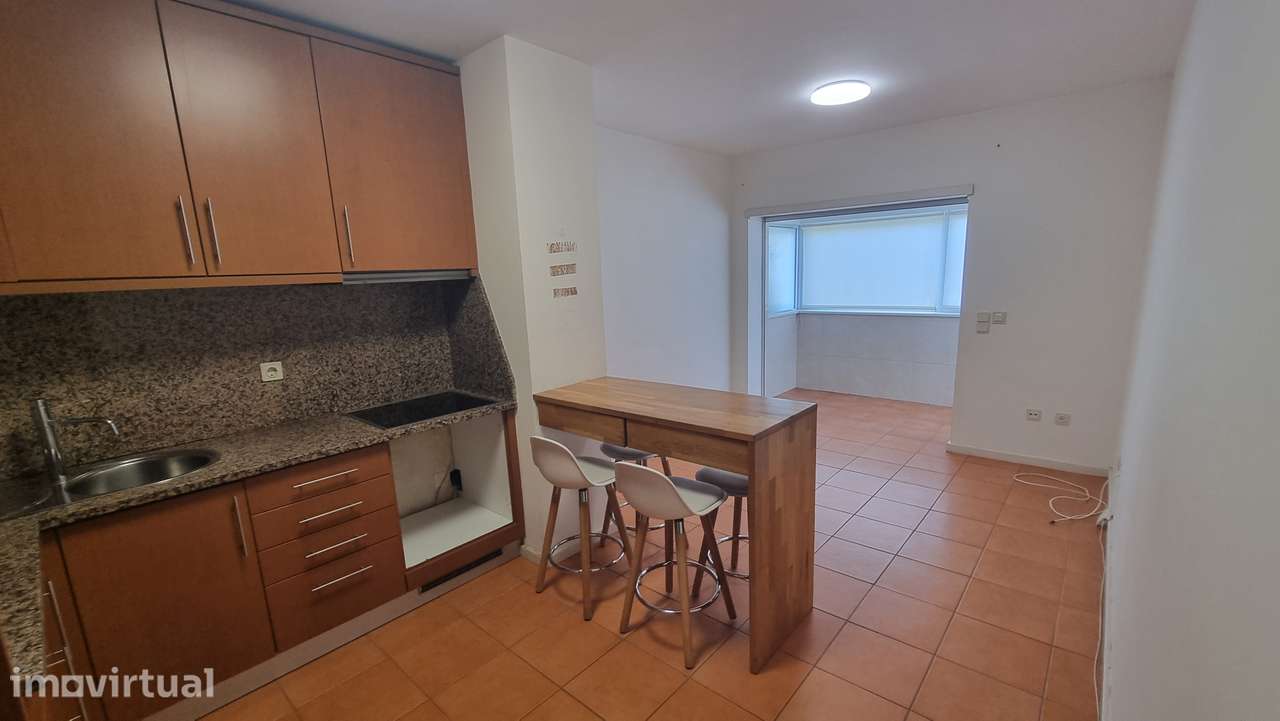 Apartamento T1 com garagem individual - Grande imagem: 2/16