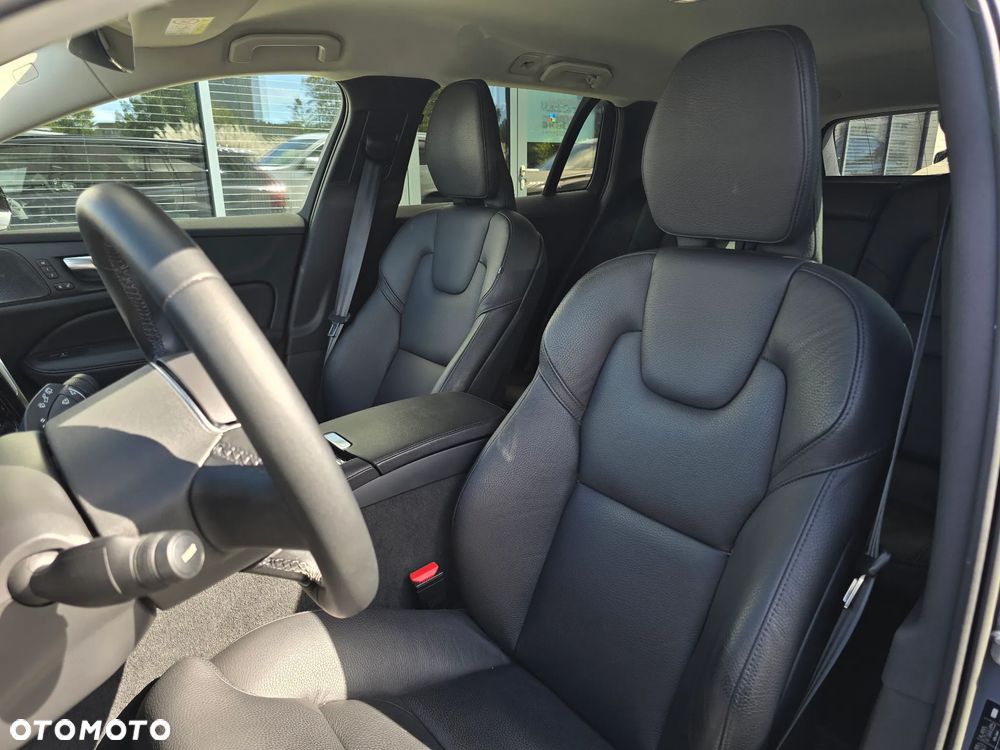 Volvo V60 T6 AWD Plug-In Hybrid Plus Dark - 7
