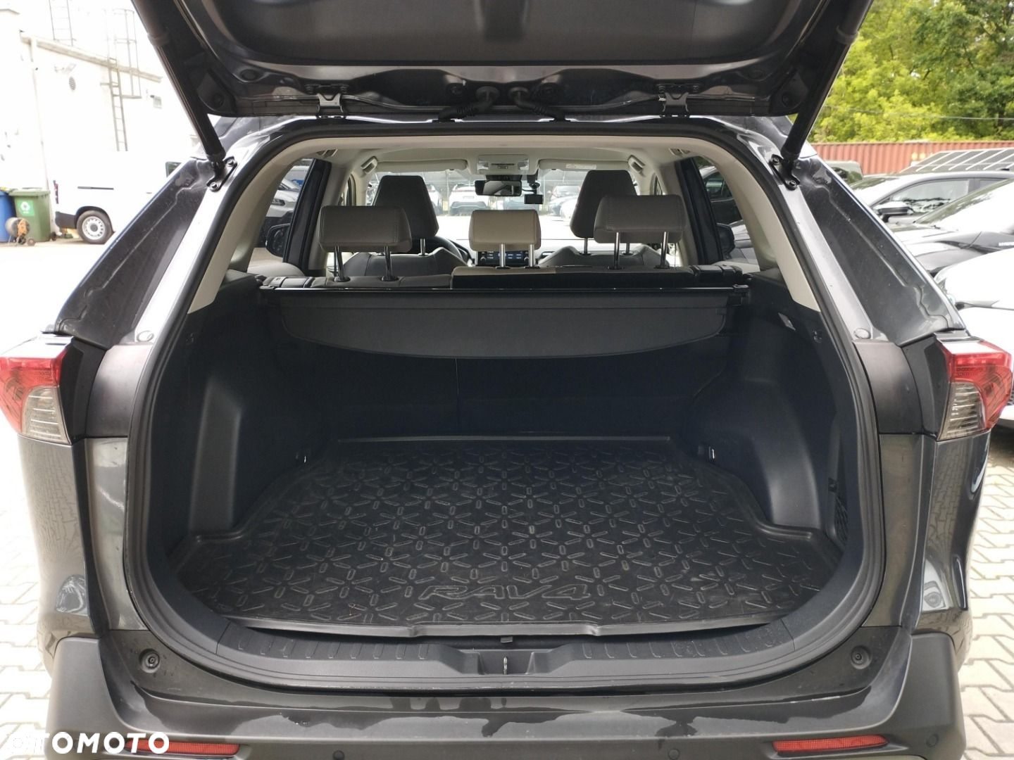 Toyota RAV4 - 13