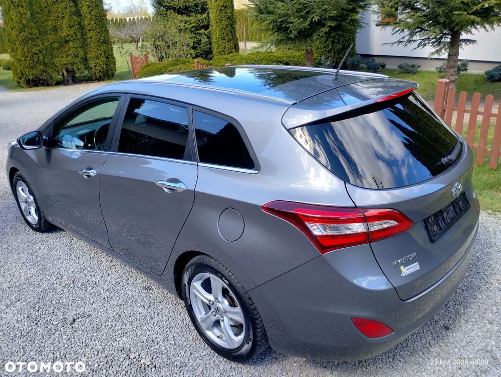 Hyundai i30 1.6 CRDi Fifa World Cup Edition - 13