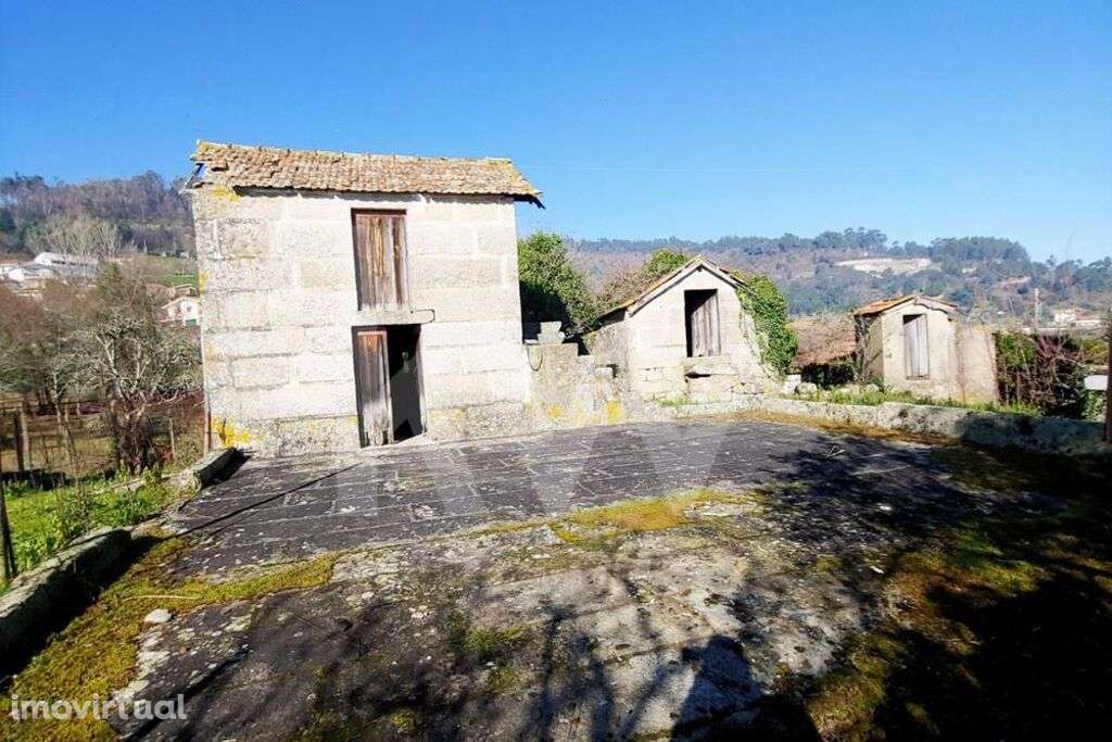 Quinta com 2 casas  16000 m2 de terreno em Paços de Gaiolo com vistas - Grande imagem: 4/60