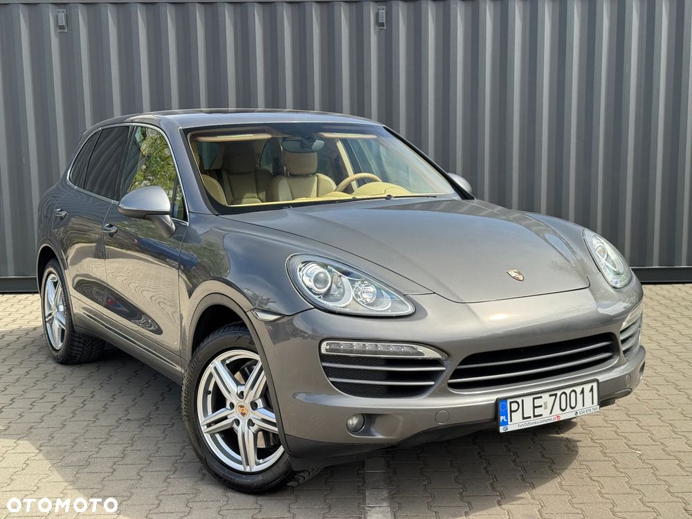 Porsche Cayenne - 1