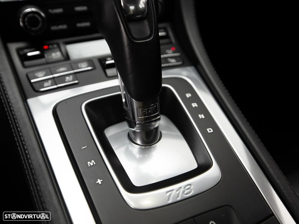 Porsche 718 Cayman - 29