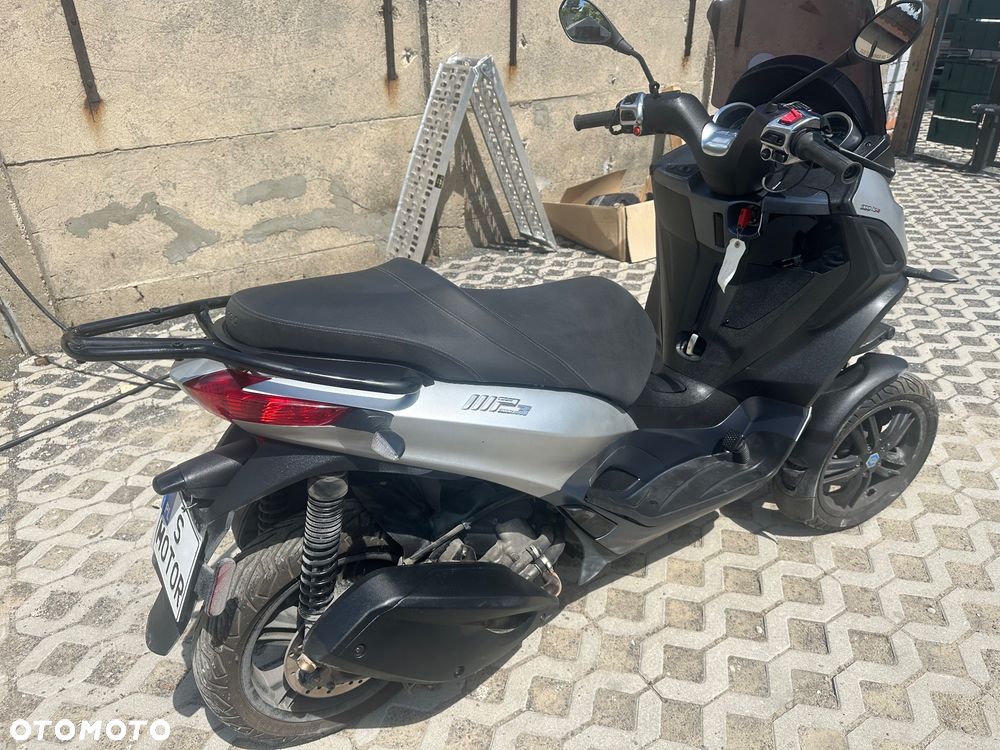 Piaggio MP-3 - 10