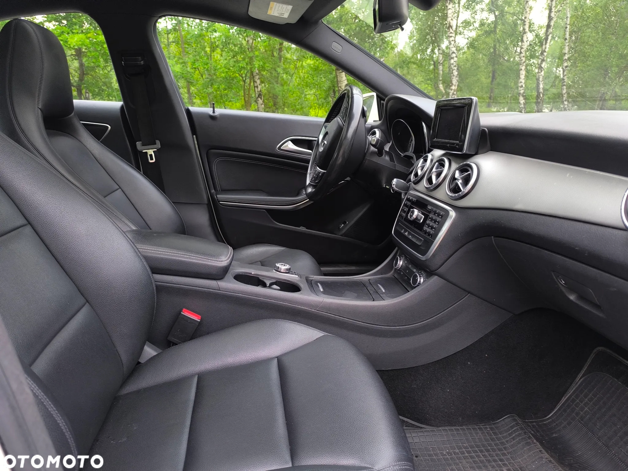 Mercedes-Benz CLA 250 7G-DCT - 14