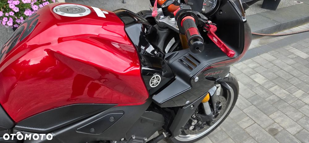 Yamaha FZ - 6