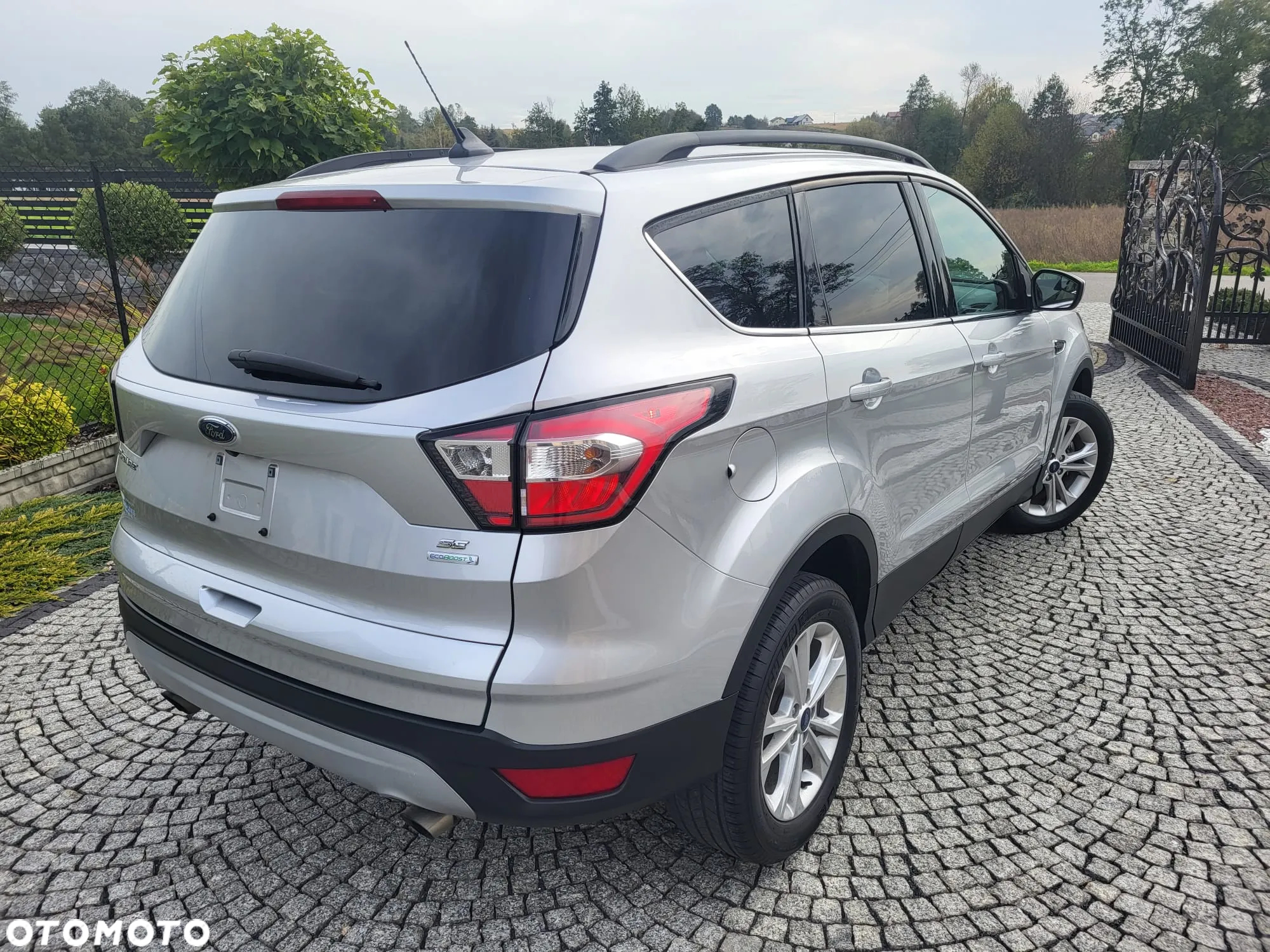 Ford Kuga - 11
