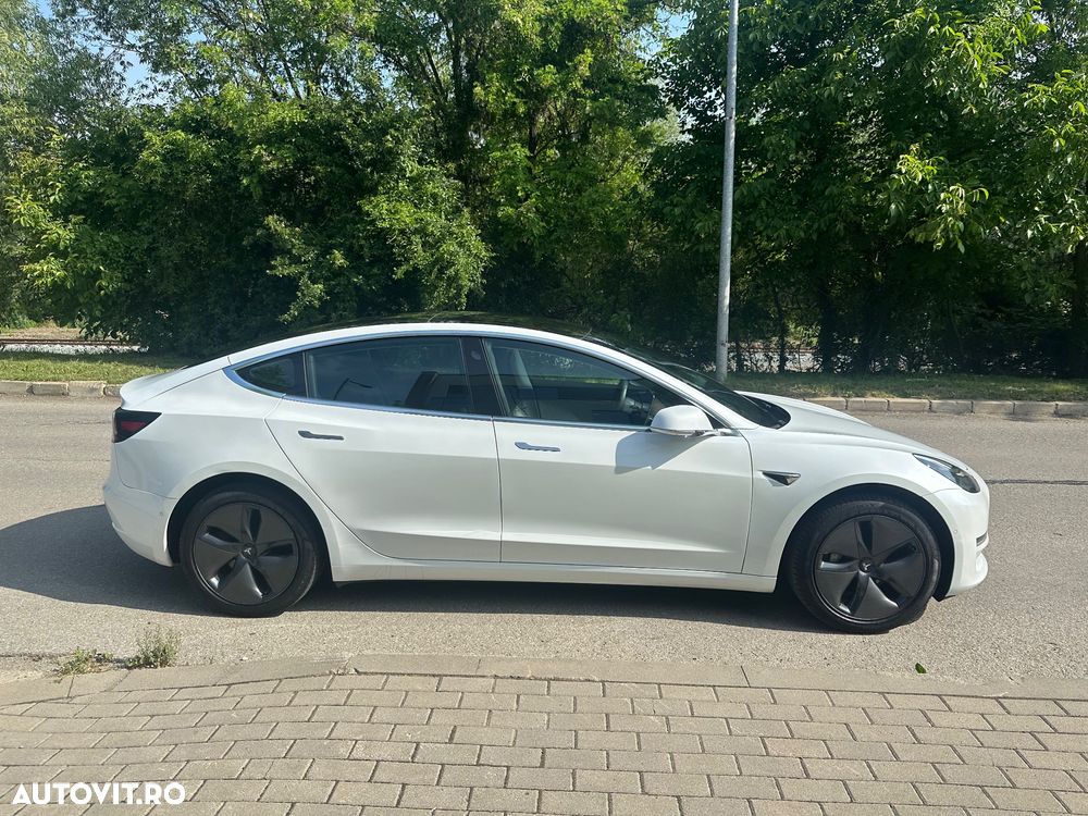 Tesla Model 3 - 11