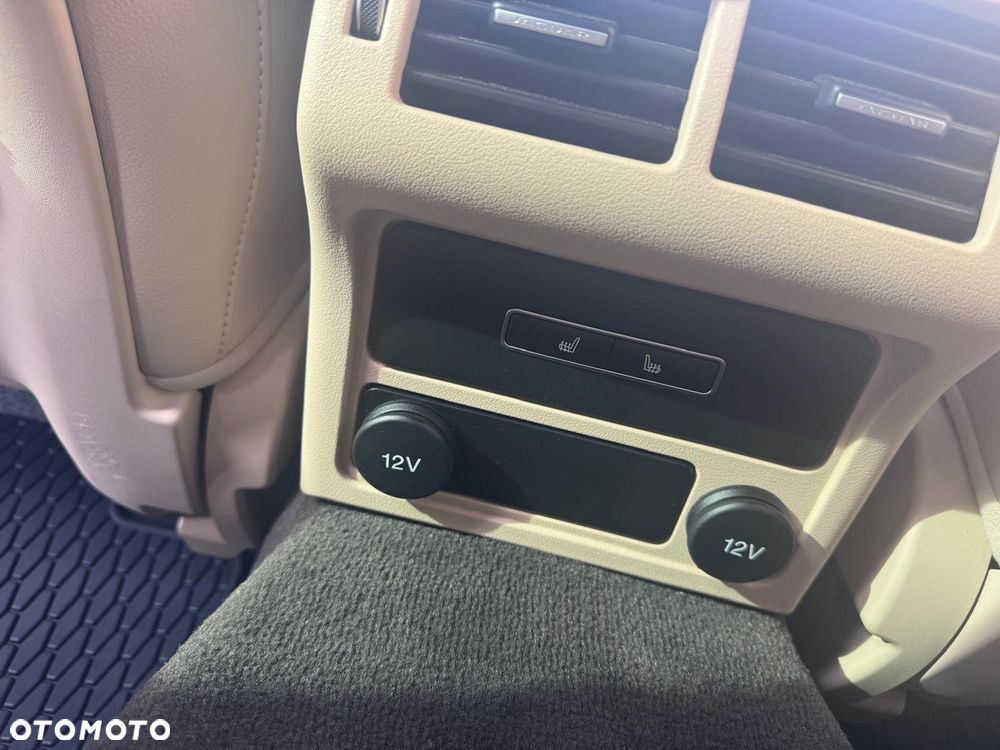 Jaguar XF 2.0 i4D AWD Prestige - 24