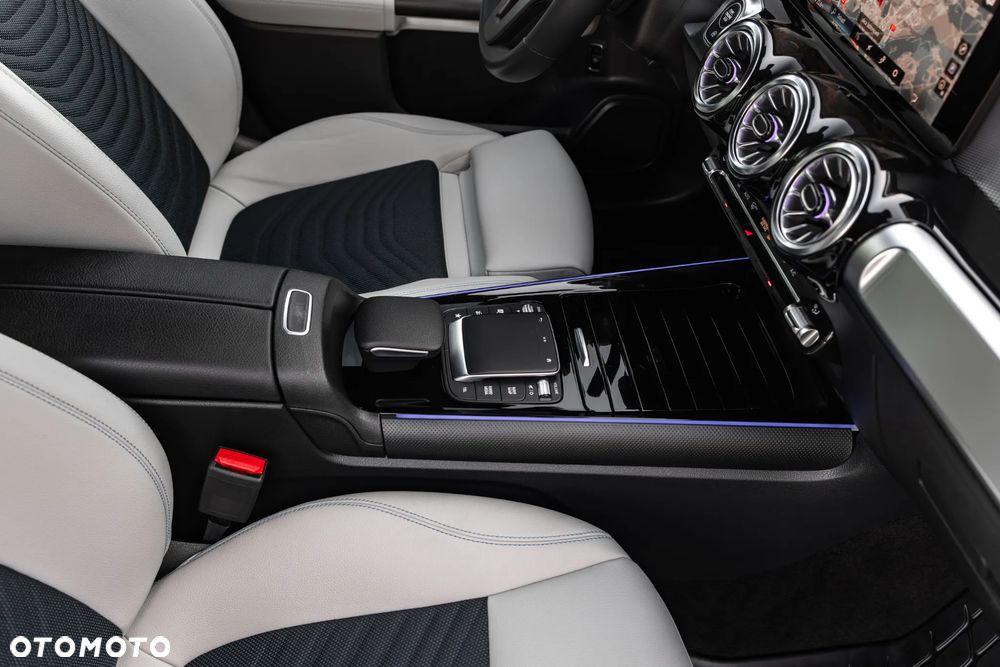 Mercedes-Benz GLB 200 Style 7G-DCT - 30