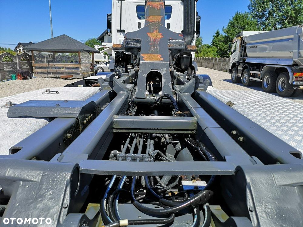 Mercedes-Benz Arocs 3251 Hakowiec 8x4 Palfinger Manual Euro 6 Niski Przebieg! - 17