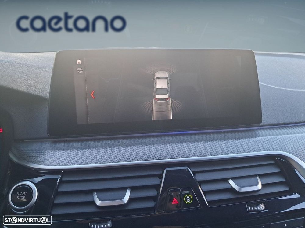 BMW 530 e Pack Desportivo M - 17