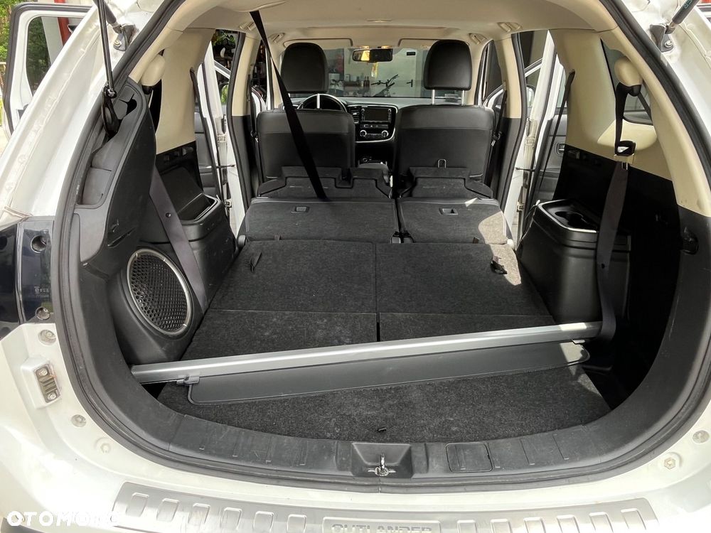 Mitsubishi Outlander 2.0 Instyle Navi 4WD CVT - 21