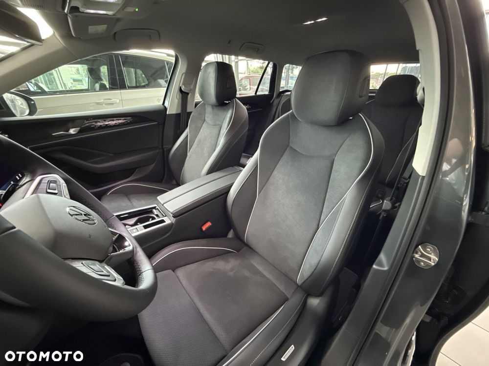 Volkswagen Passat Variant 2.0 TDI EVO Elegance DSG - 12