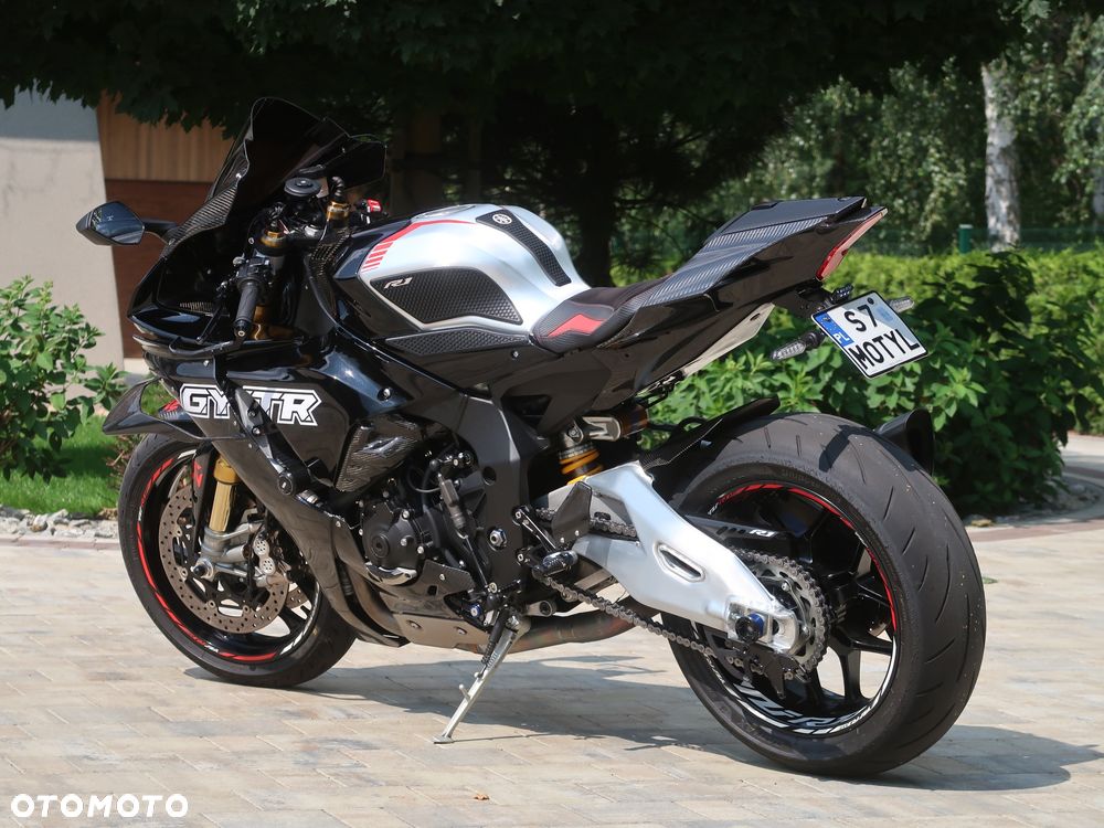 Yamaha R1 - 7