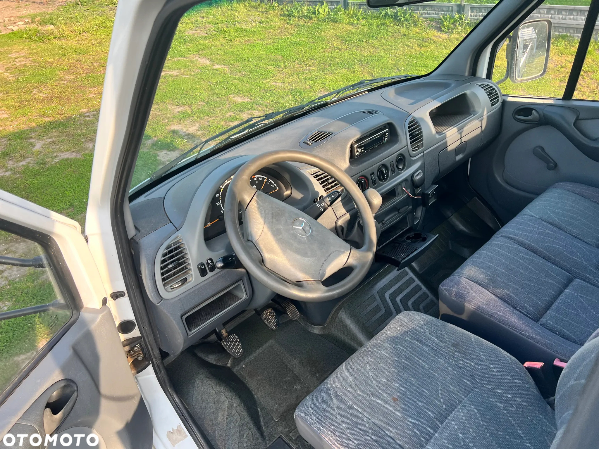 Mercedes-Benz sprinter 413 - 16