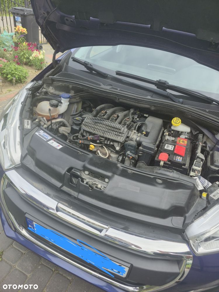 Peugeot 208 - 8