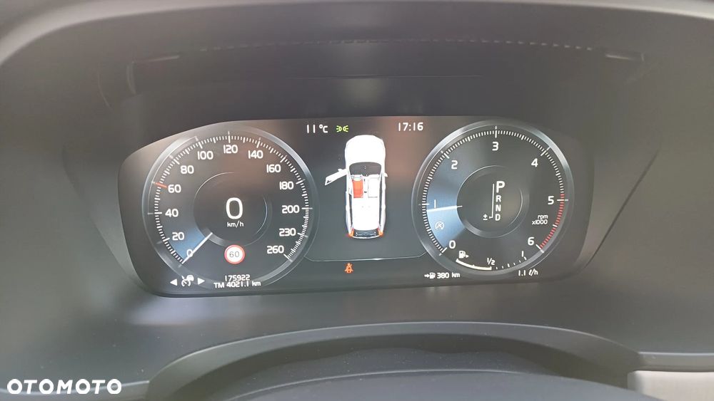 Volvo V90 D4 Geartronic Kinetic - 16
