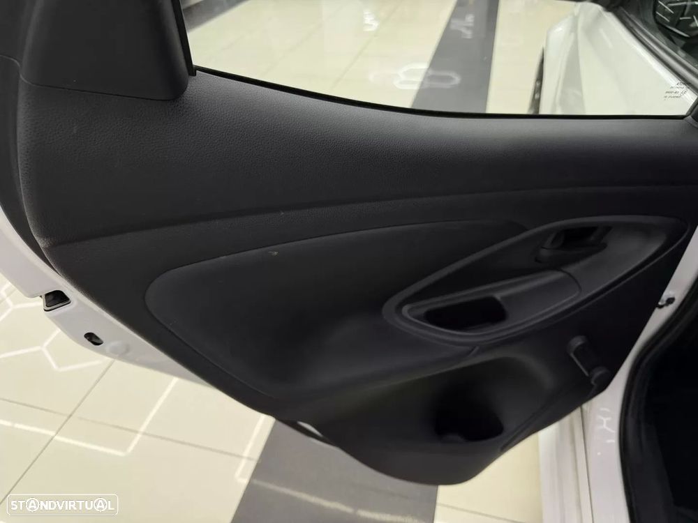Toyota Yaris 1.0 VVT-i Comfort Plus — fotografia 39