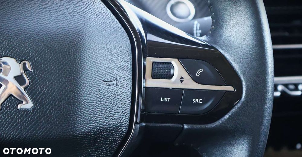 Peugeot 208 - 22