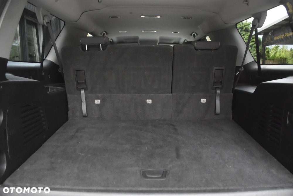 Chevrolet Suburban - 18