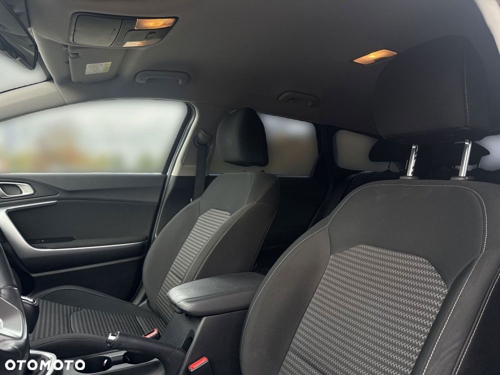 Kia Ceed - 12