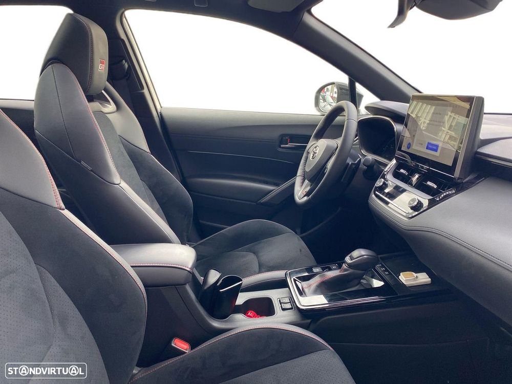 Toyota Corolla Cross - 9