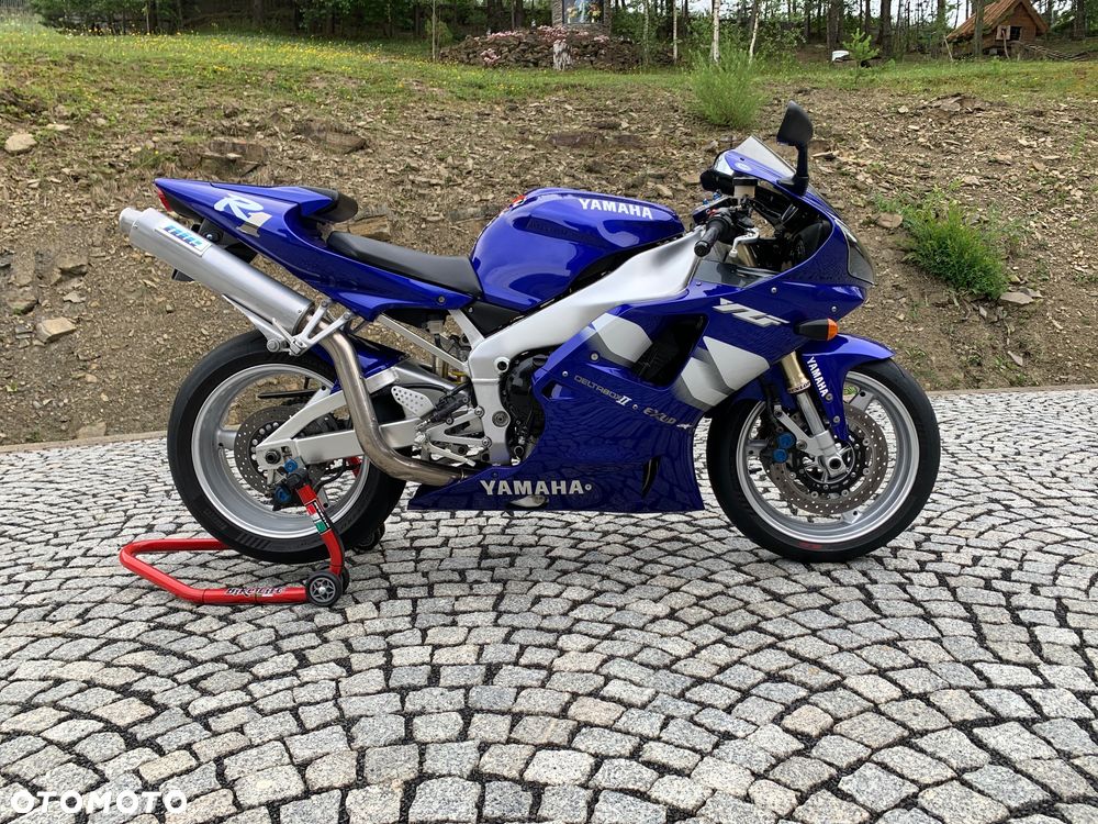 Yamaha R1 - 1