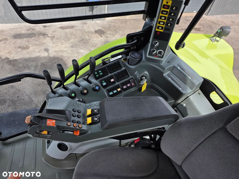 Claas Arion 640 Cis - 11