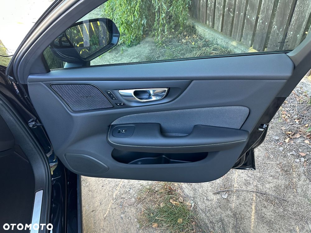 Volvo S60 T8 Recharge AWD Geartronic RDesign - 26